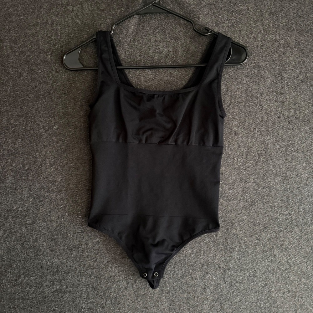 Feelingirl Black Shapewear Bodysuit Square Neck Compression M/L‎